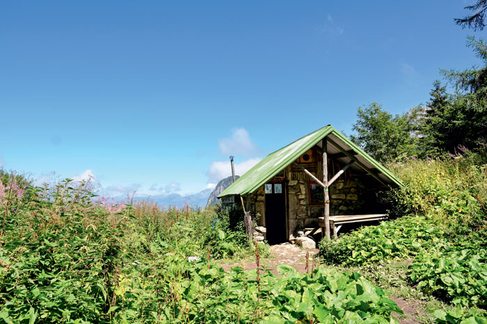 Le chalet de Bonverdan se situe entre le col d’Orgeval et la source es Auges. Cette cabane ne bénéficie pas d’une source à proximité.
